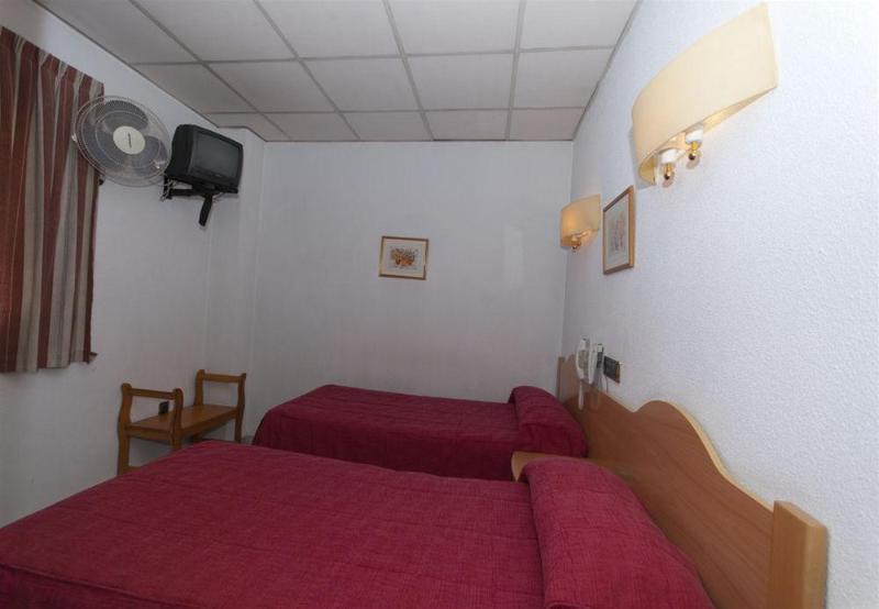 Hostal Goyma I San Fernando de Henares Kültér fotó